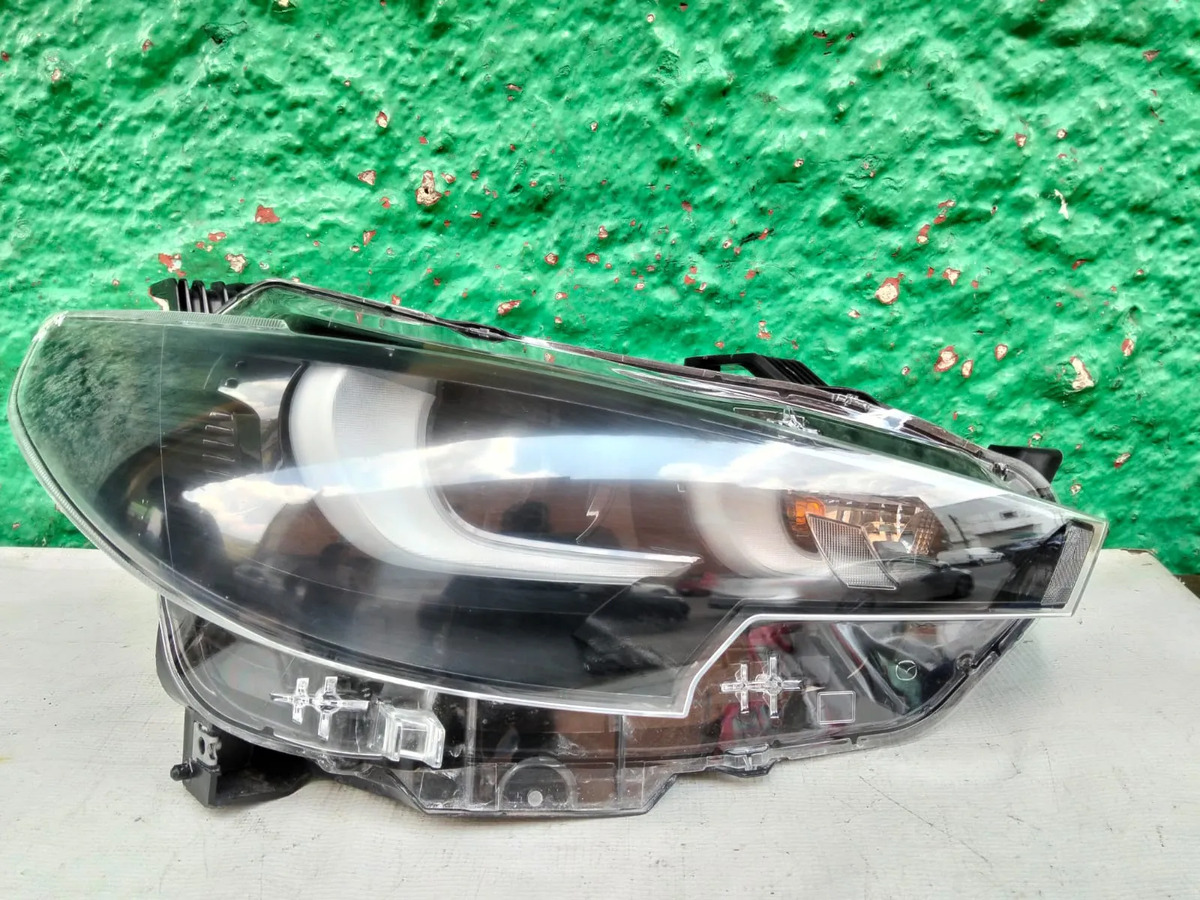 Faro Derecho Mazda Bt-50 2026 Original Con Detalle Derecho/pasajero