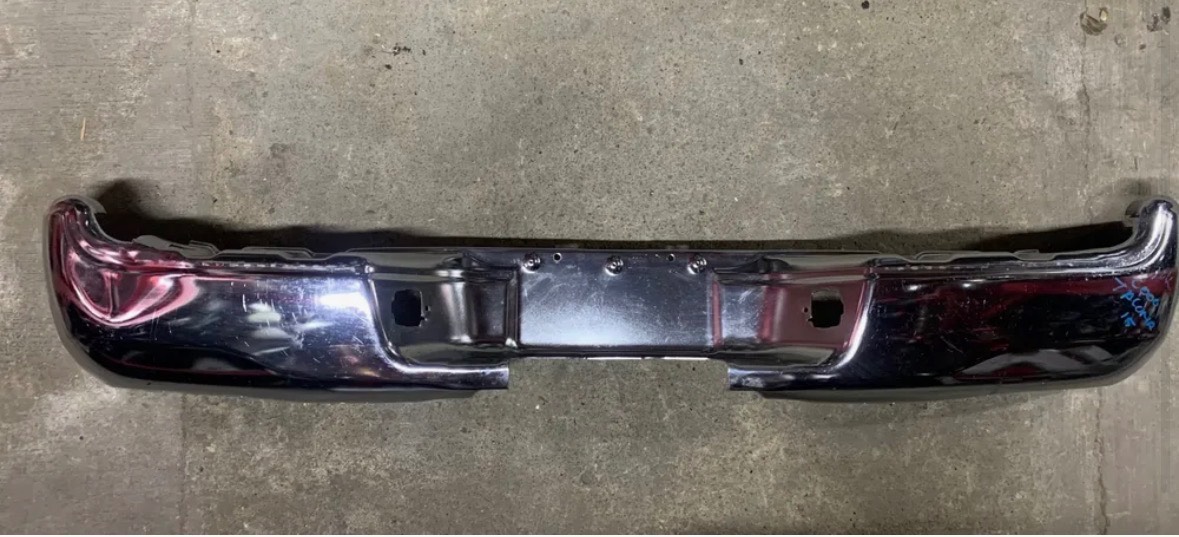 Toyota Tacoma 2005 - 2015 Defensas Trasera Usado Original