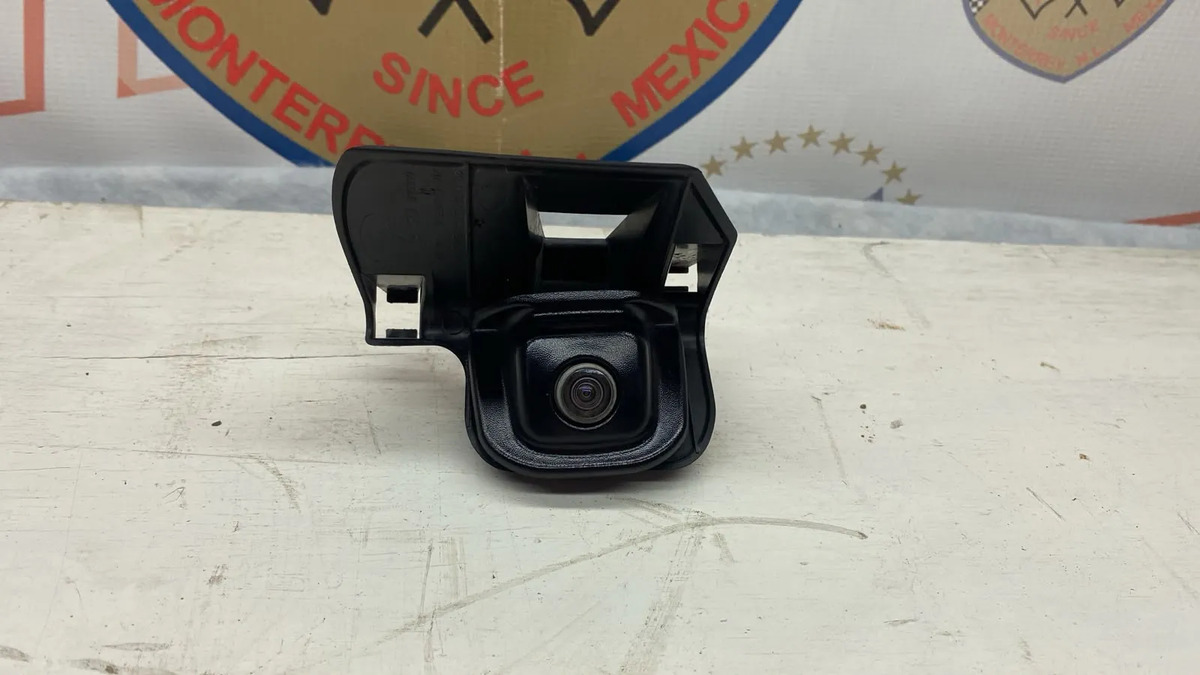 Peugeot 301 2017 - 2023 Camara Trasera Usado Original