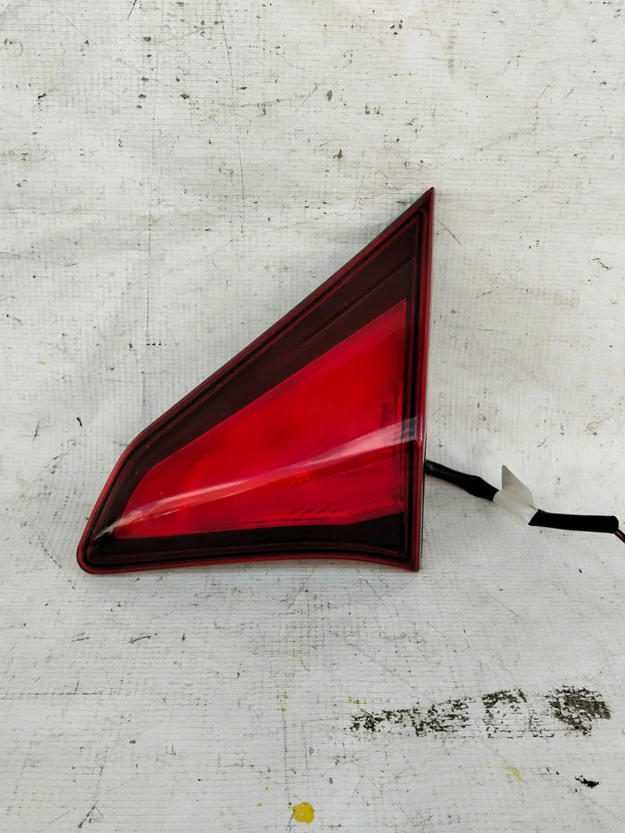 Intercalavera Derecha Nissan Kicks 2018-2020 Usado Original Derecho/pasajero Rojo