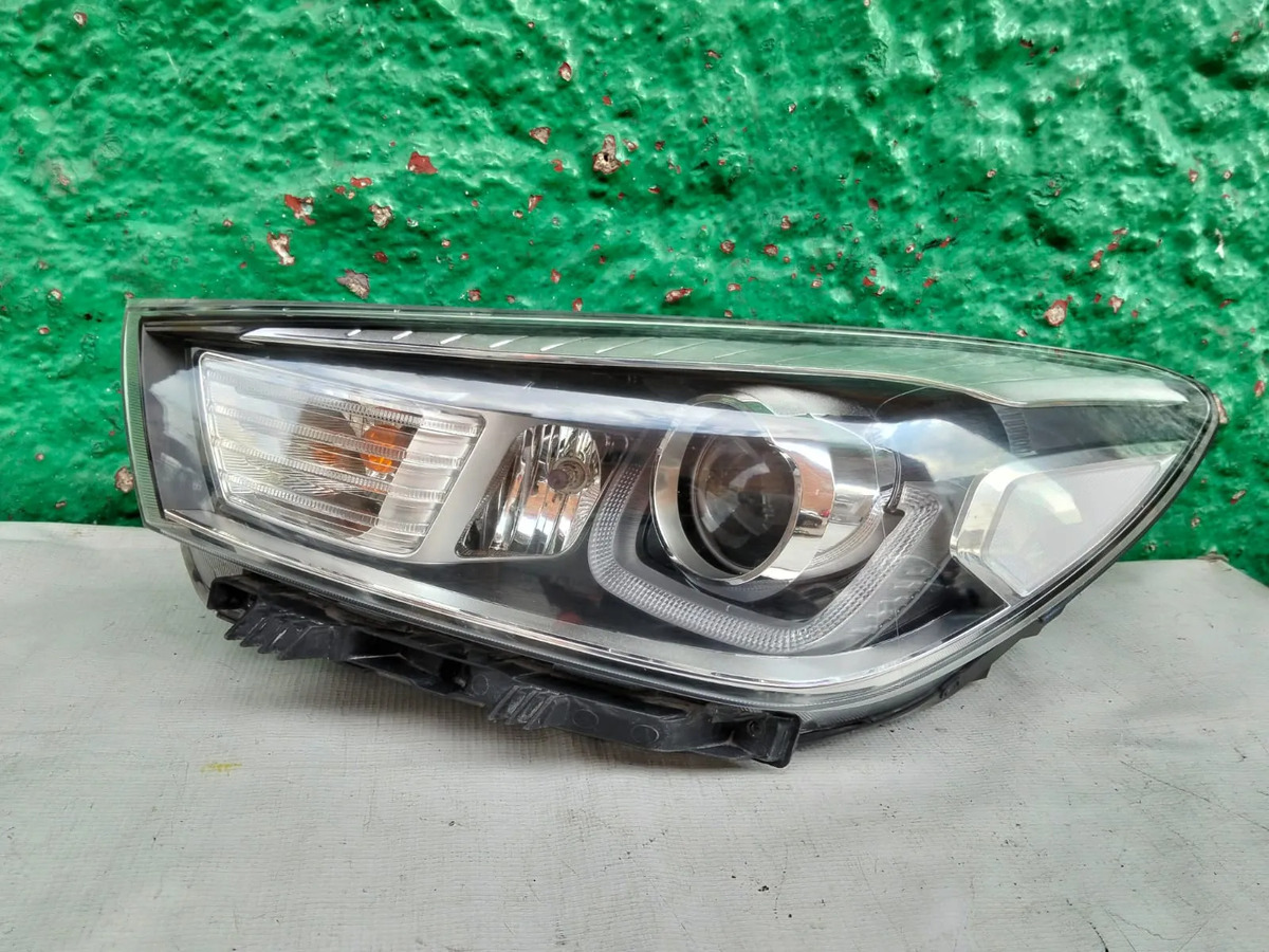 Faro Izquierdo Kia Rio 2018-2023  Original Ligero Detalle Blanco