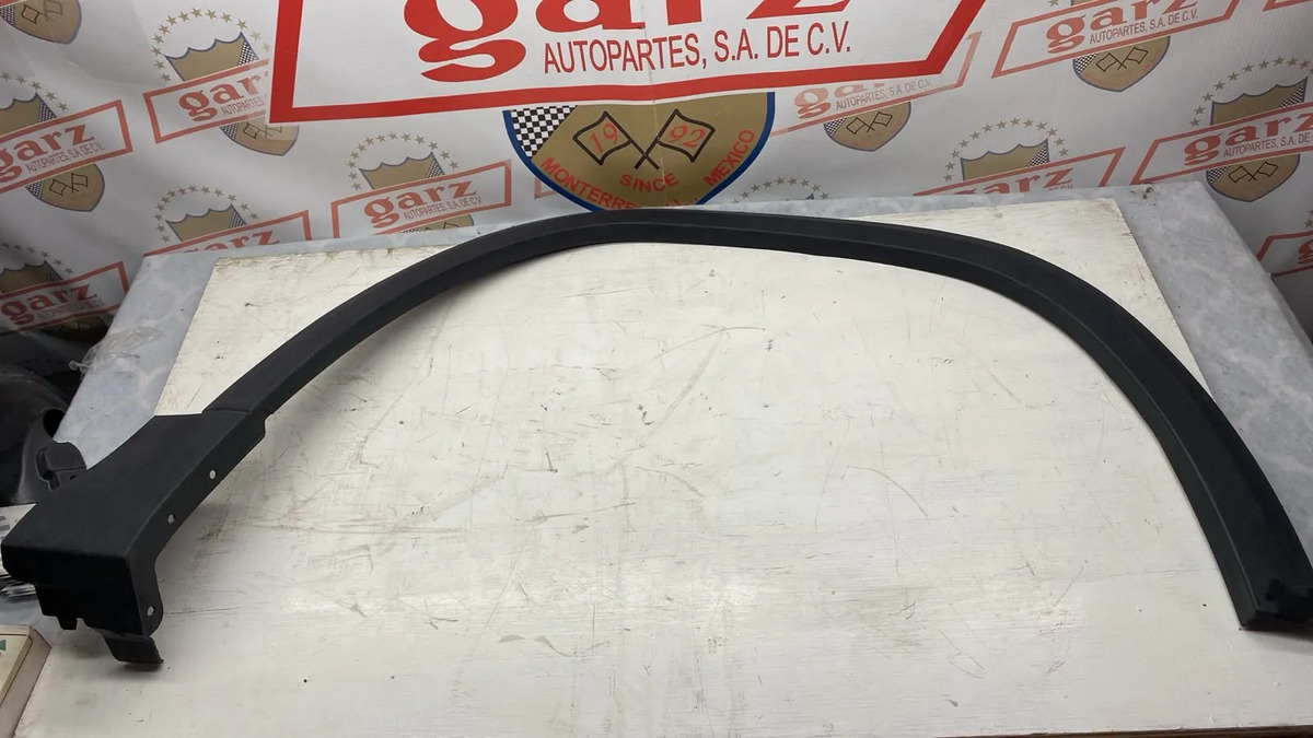 Mercedes-benz Clase gla 2021 - 2025 Molduras Delantera Derecho Usado Original