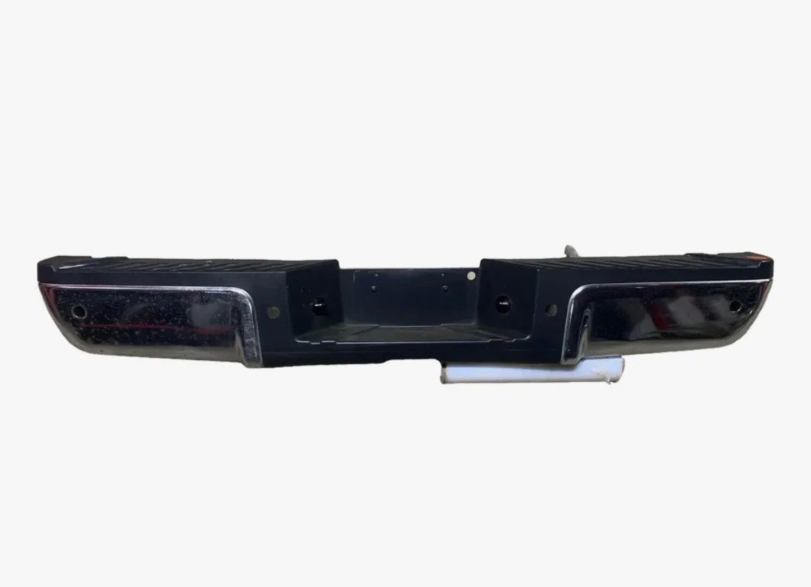 Ford Lobo 2009 - 2014 Defensas Trasera Usado Original