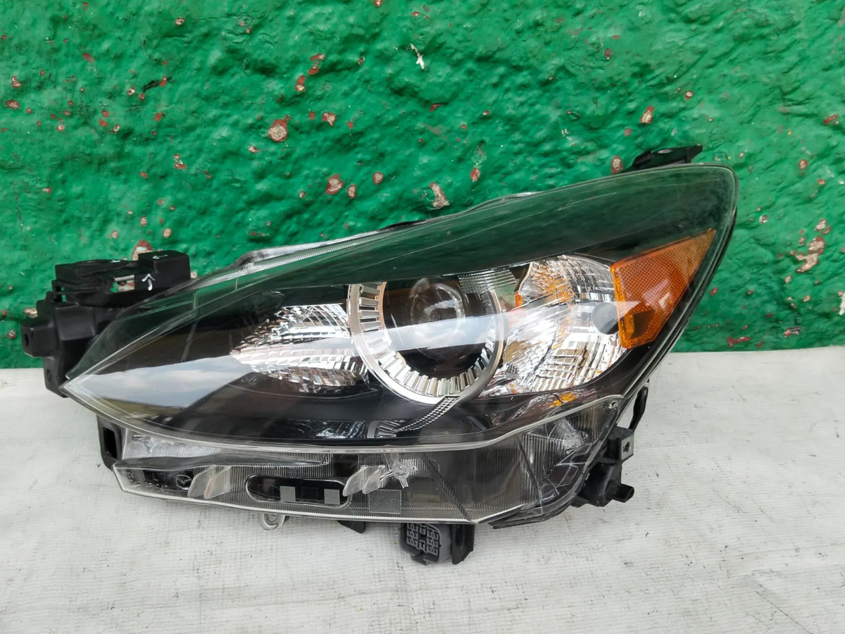 Faro Izquierdo Mazda 2 2020-2024 Original Reparado Blanco