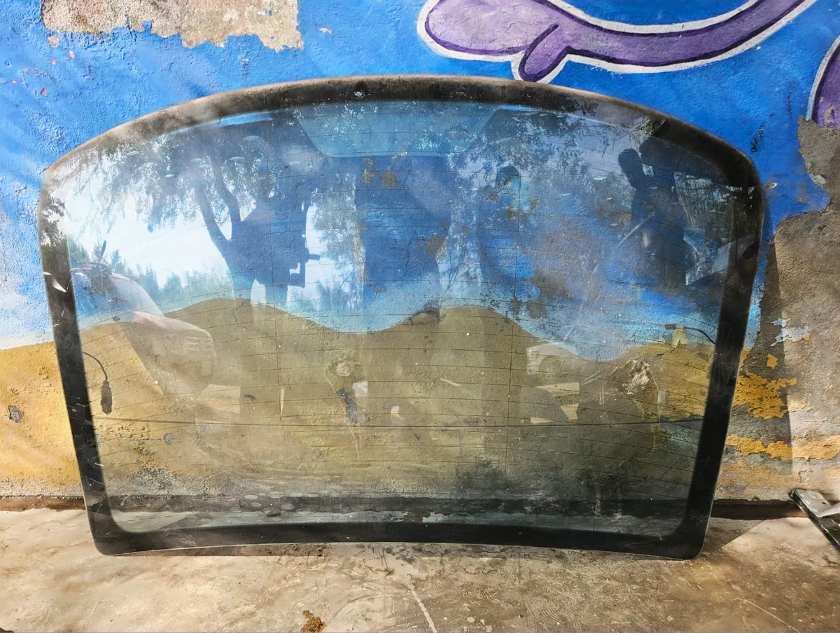 Volkswagen Jetta 2012-2017 Medallon Original