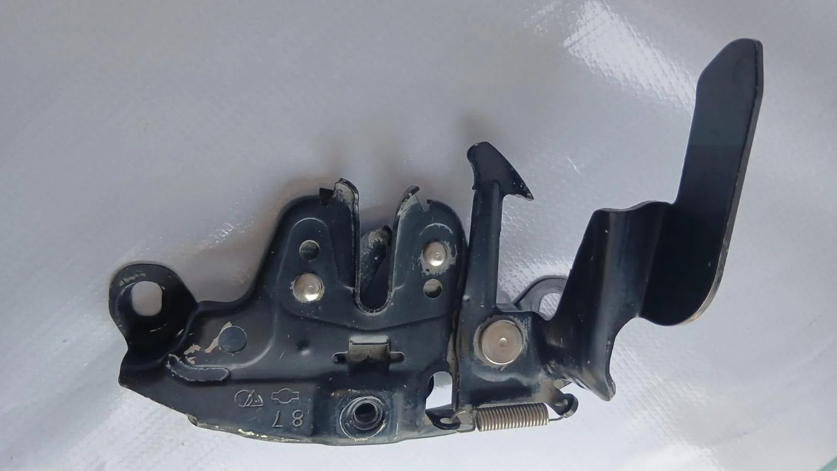 Chapa De Cofre Nissan Sentra 13-19