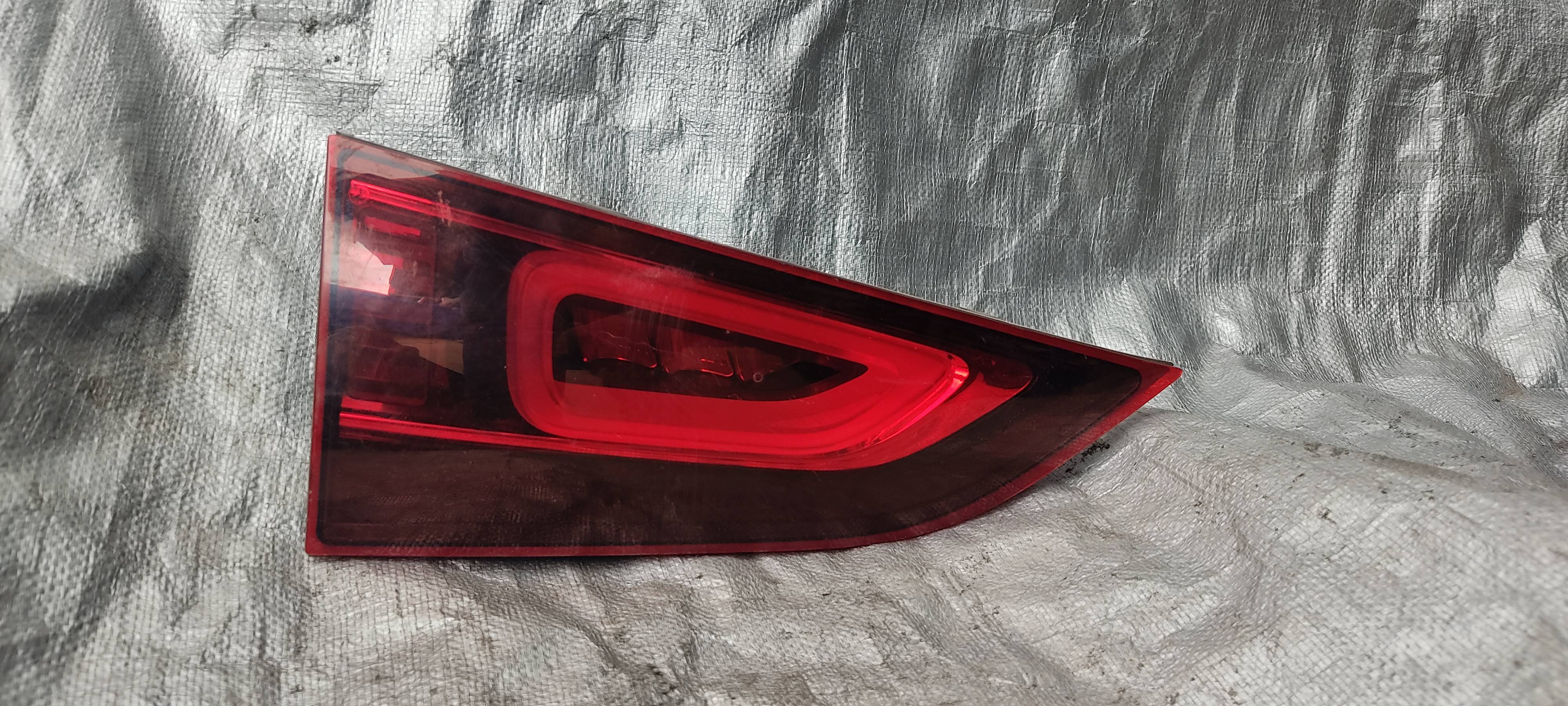 Mercedes-benz Clase gla 2021 - 2025 Intercalavera Izquierdo Usado Original