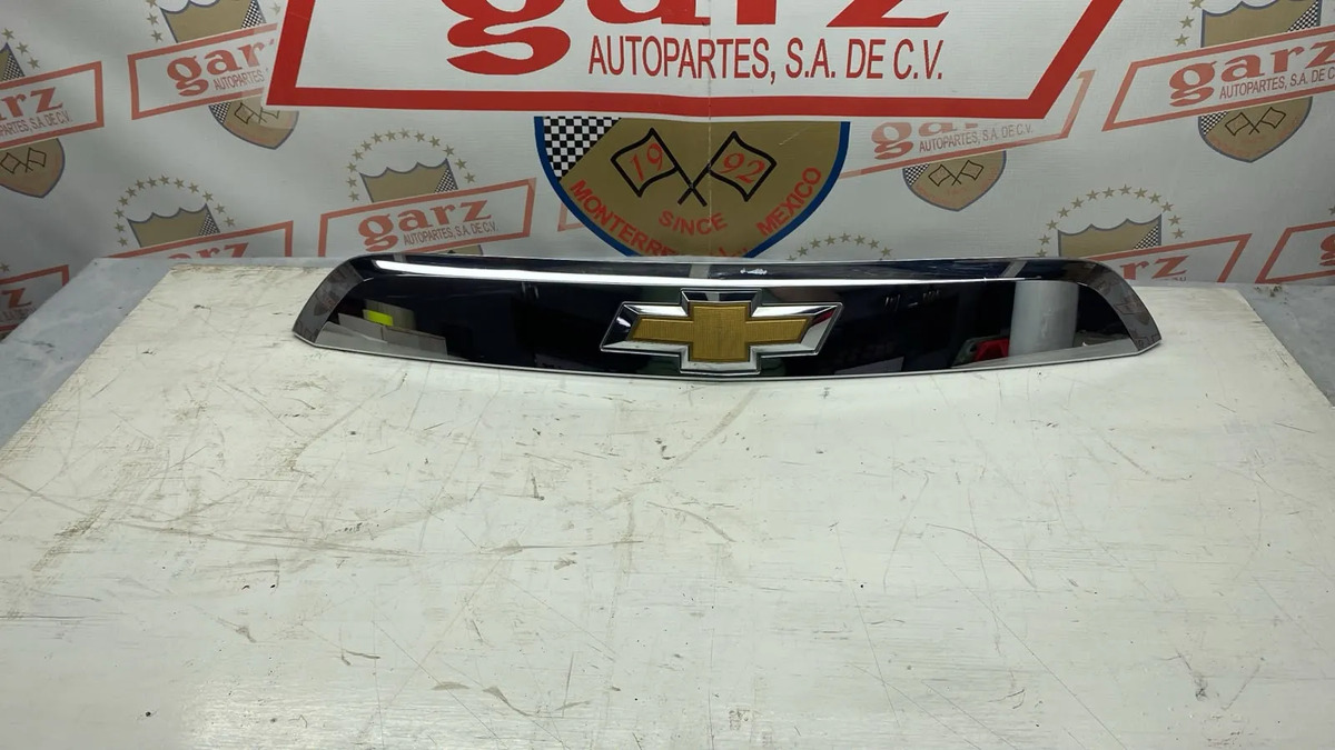 Chevrolet Traverse 2013 - 2017 Piezas Cromadas Trasera Usado Original