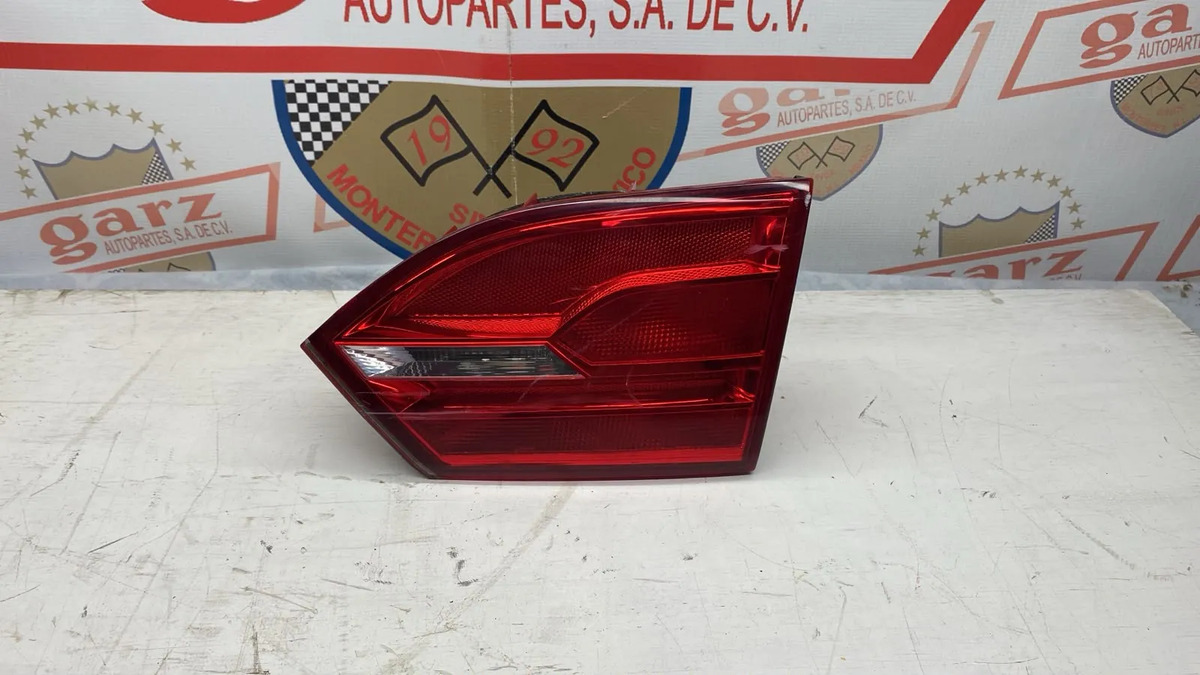 Volkswagen Jetta mk6 2011 - 2014 Calavera Derecho Usado Original - vista 1