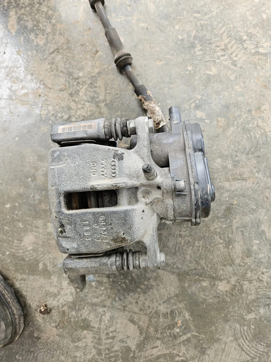 Audi A5 2010-2020 Caliper Trasero Izquierdo Elect