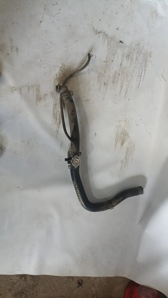 Manguera Superior De Radiador Lancer 2008-2016 2.0l Usada