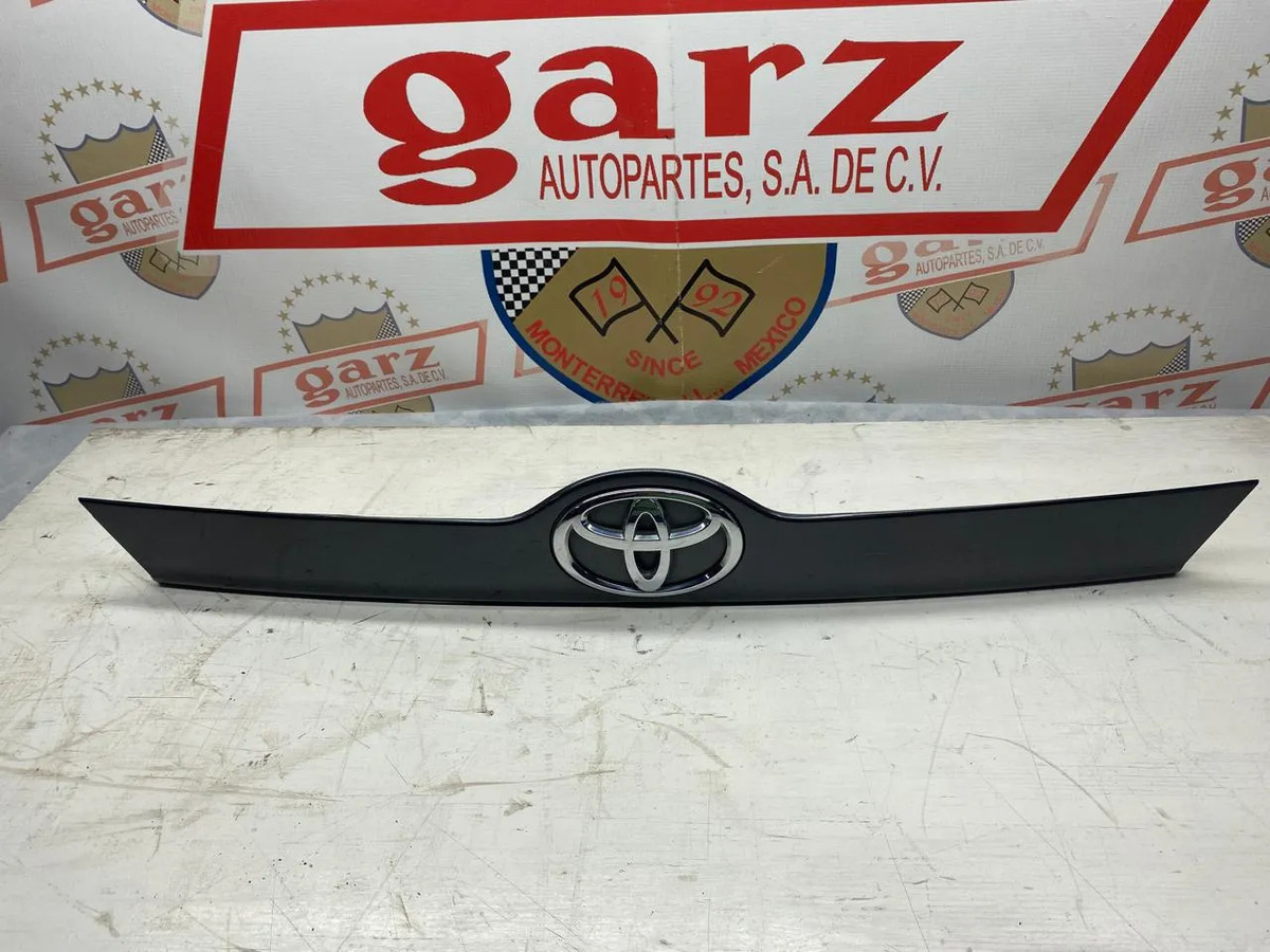 Toyota Camry 2012 - 2014 Moldura Trasera Usado Original