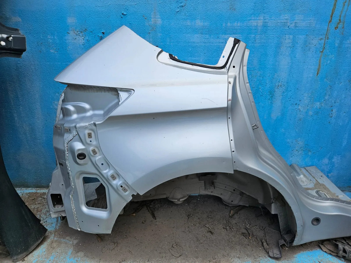 Ford Edge 2016-2018 Costado Derecho Plateado
