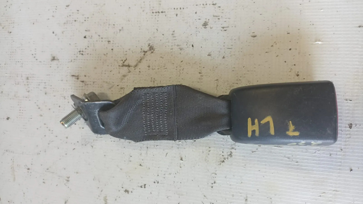 Broche Cinturon Trasera Lhmitsubishi Lancer 2008-2016