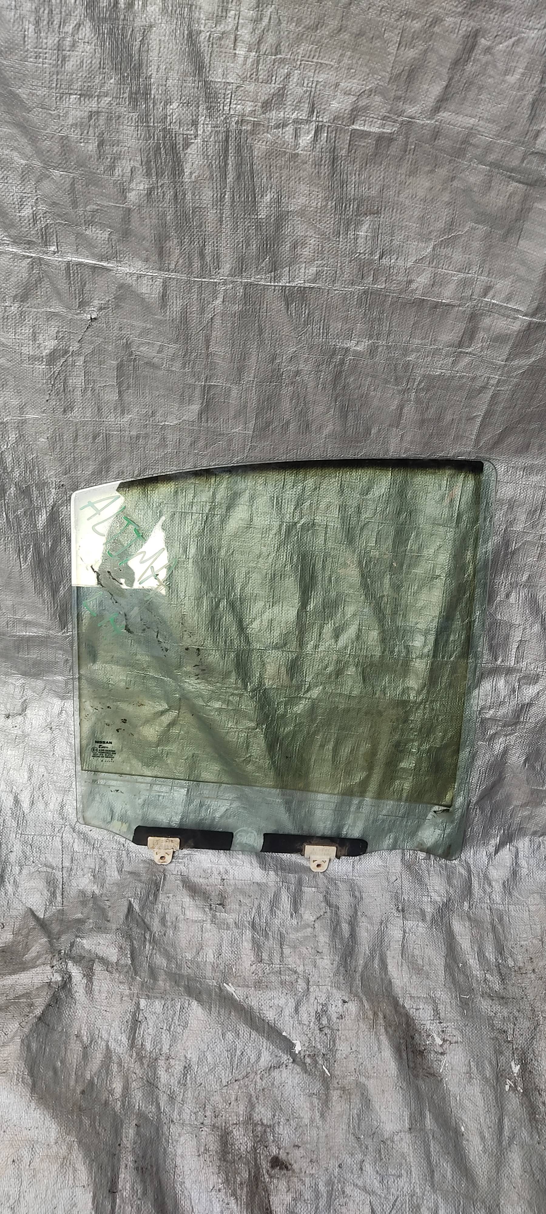 Nissan Altima 2006 - 2011 Vidrio Trasera Izquierdo Usado Original