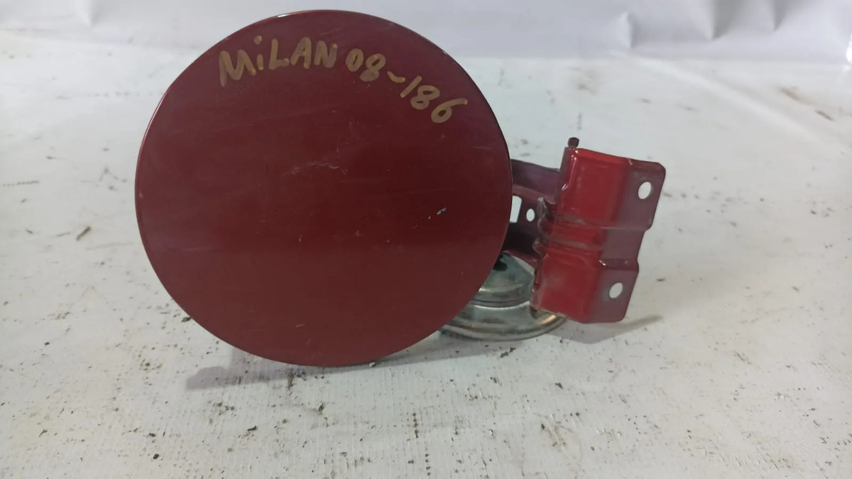 Tapa Tanque Combustible Mitsubishi Lancer 2008-2016 Usada Rojo Rojo Metálico Original 2011