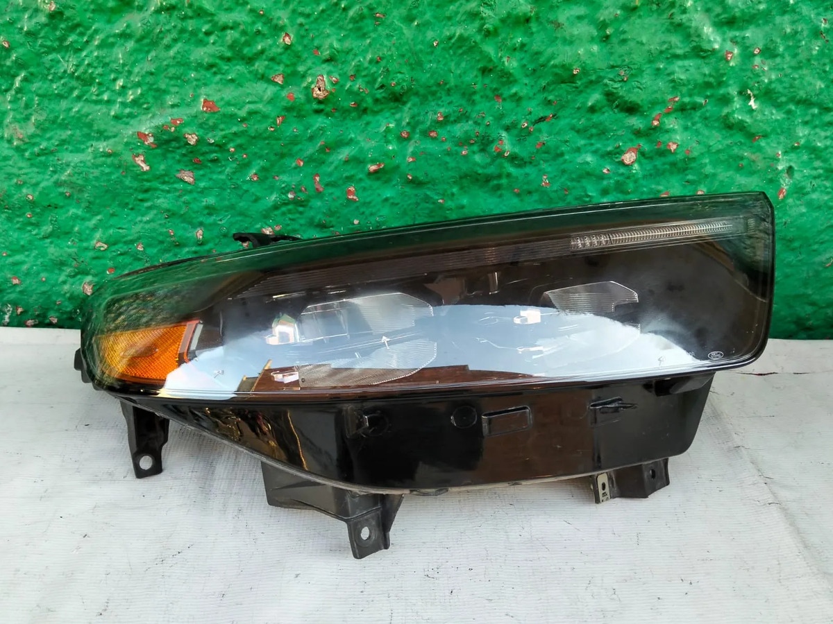 Faro Derecho Ford Explorer 2020-2024 Original Con Detalle Derecho/pasajero