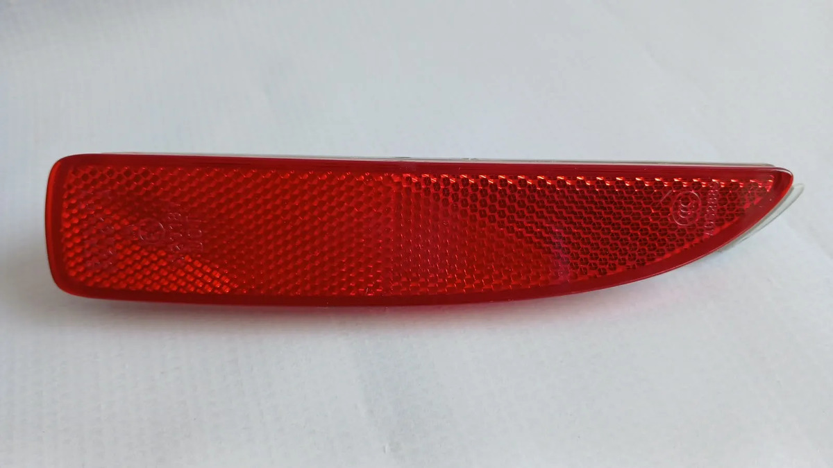 Reflector Reflejante Tra.lh Mazda 6 14-16 Mazda 3 4-9  14-17 Rojo