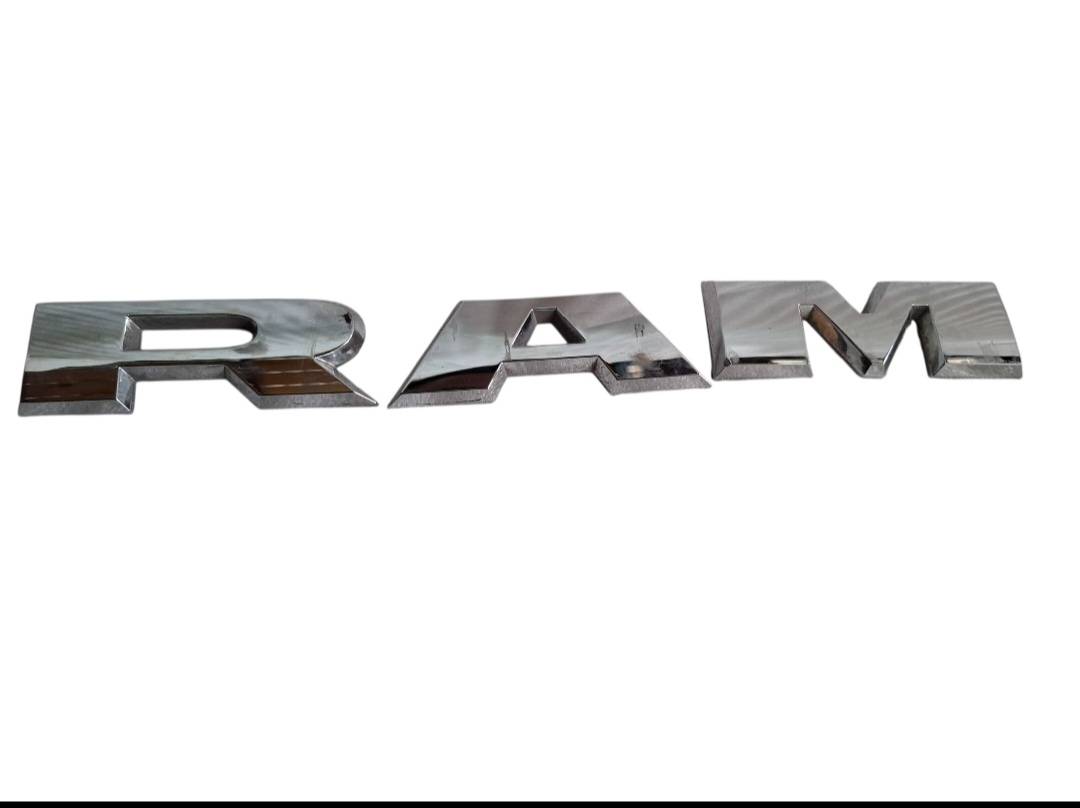 Dodge Ram 1500 2024 - 2026 Emblema Delantera Izquierdo Usado Original