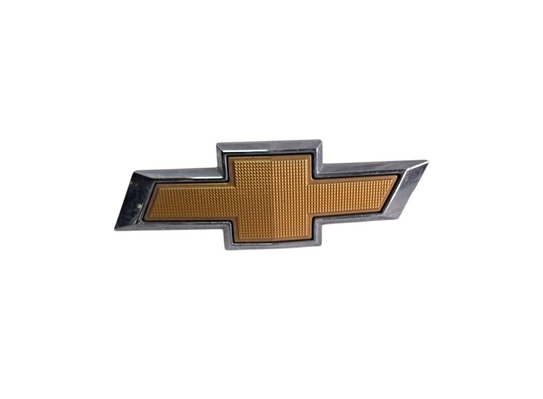Chevrolet Cheyenne 2017 - 2021 Emblema Delantera Usado Original