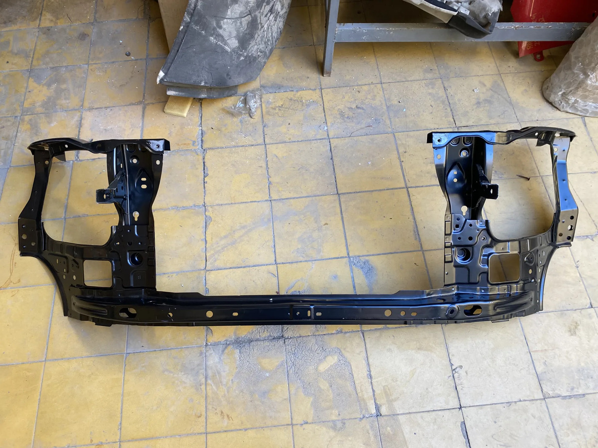 Marco Radiador Toyot Hilux 2016 17 18 19 20 21 22 23 24 2025