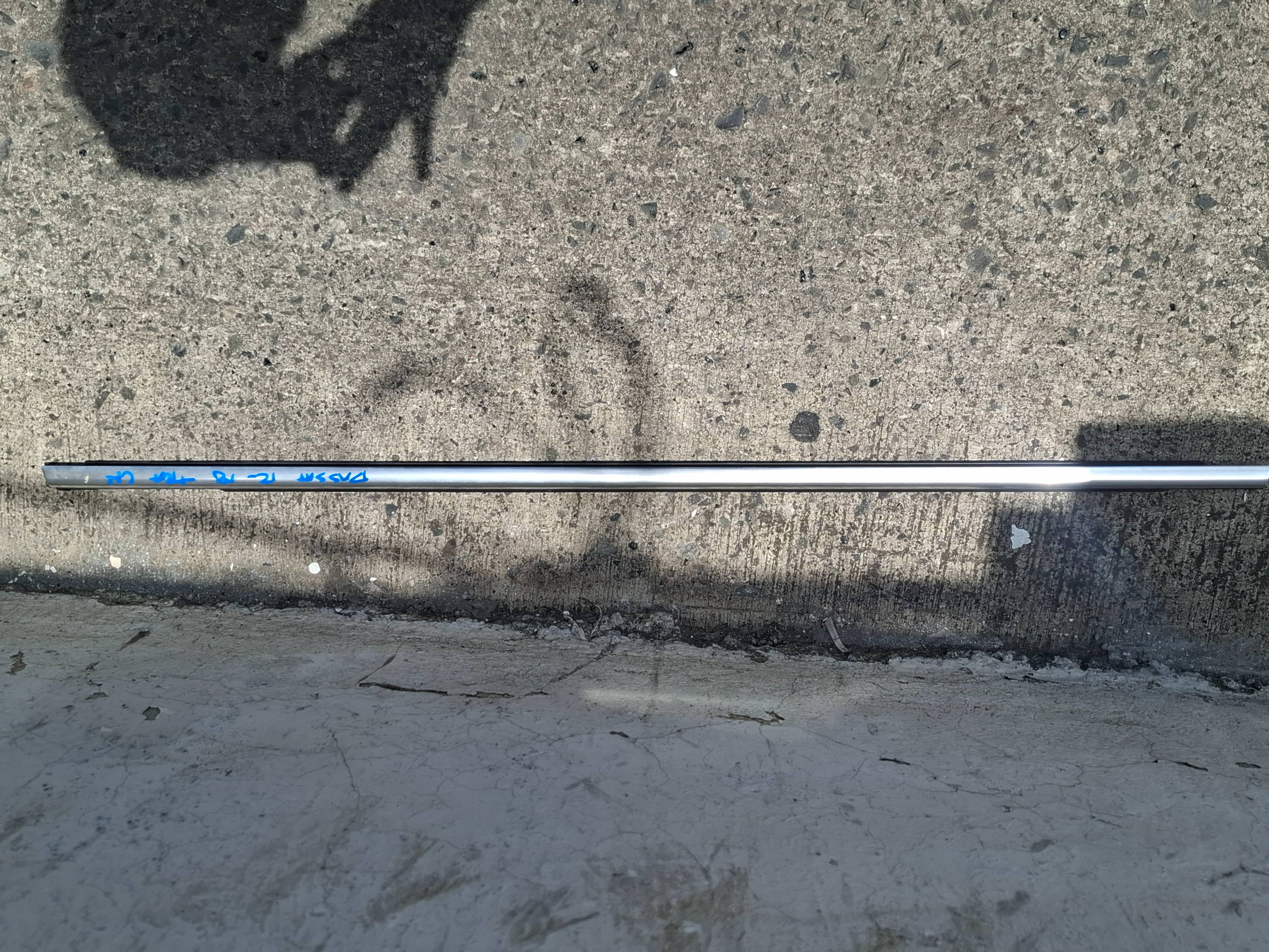 Volkswagen Passat 2012 - 2018 Moldura Trasera Izquierdo Usado Original