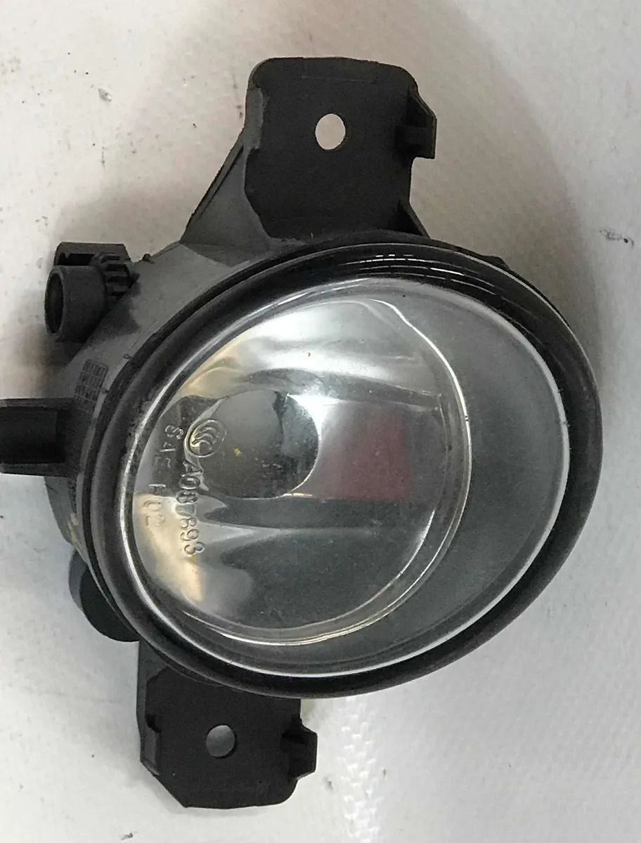 Faro Antiniebla Izquierdo Nissan Versa 2012 - 2017