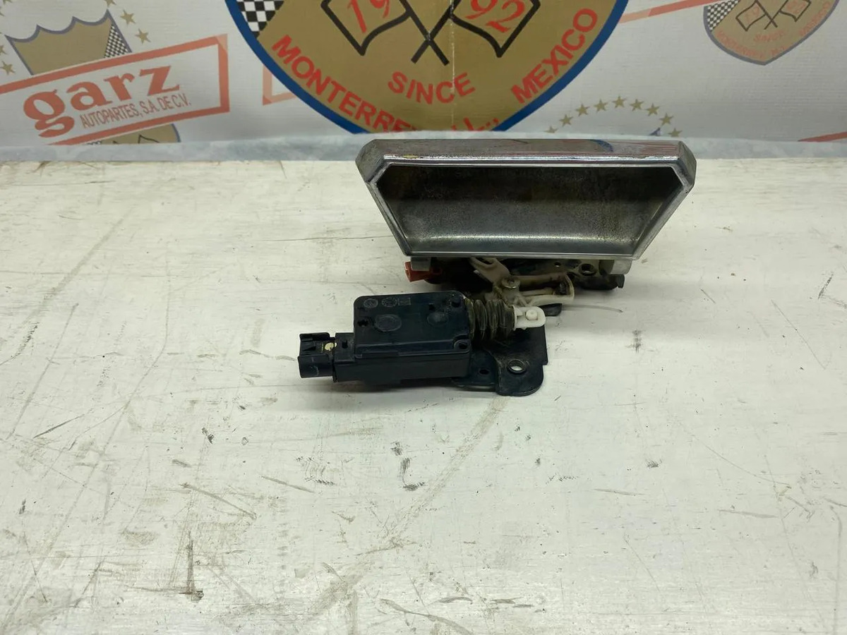 Manija Exterior Tapa Batea Chevrolet Avalanche 2007 Al 2013 Plateado Trasera