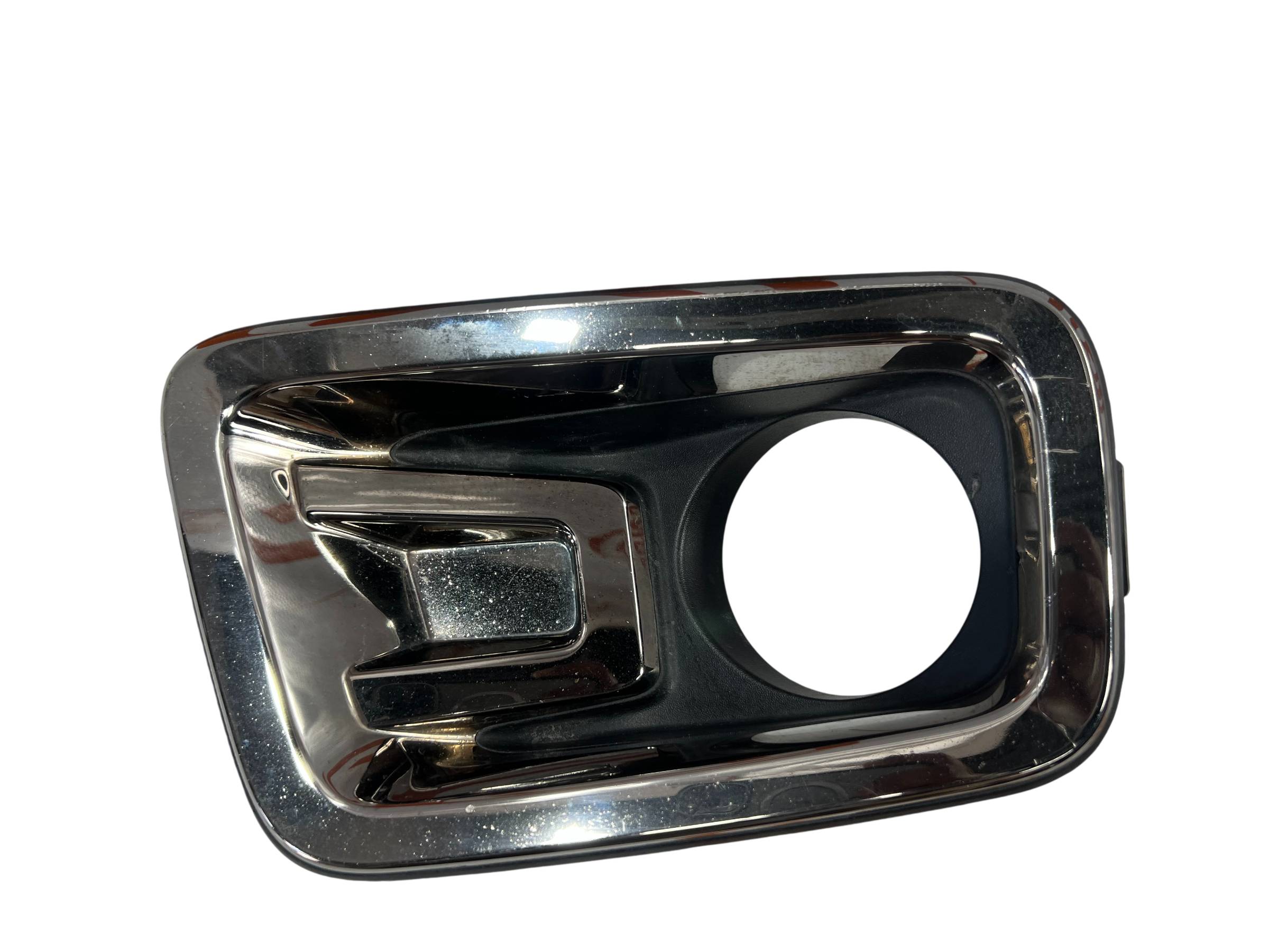 Nissan Titan 2013 - 2016 Rejilla Delantera Izquierdo Usado Original