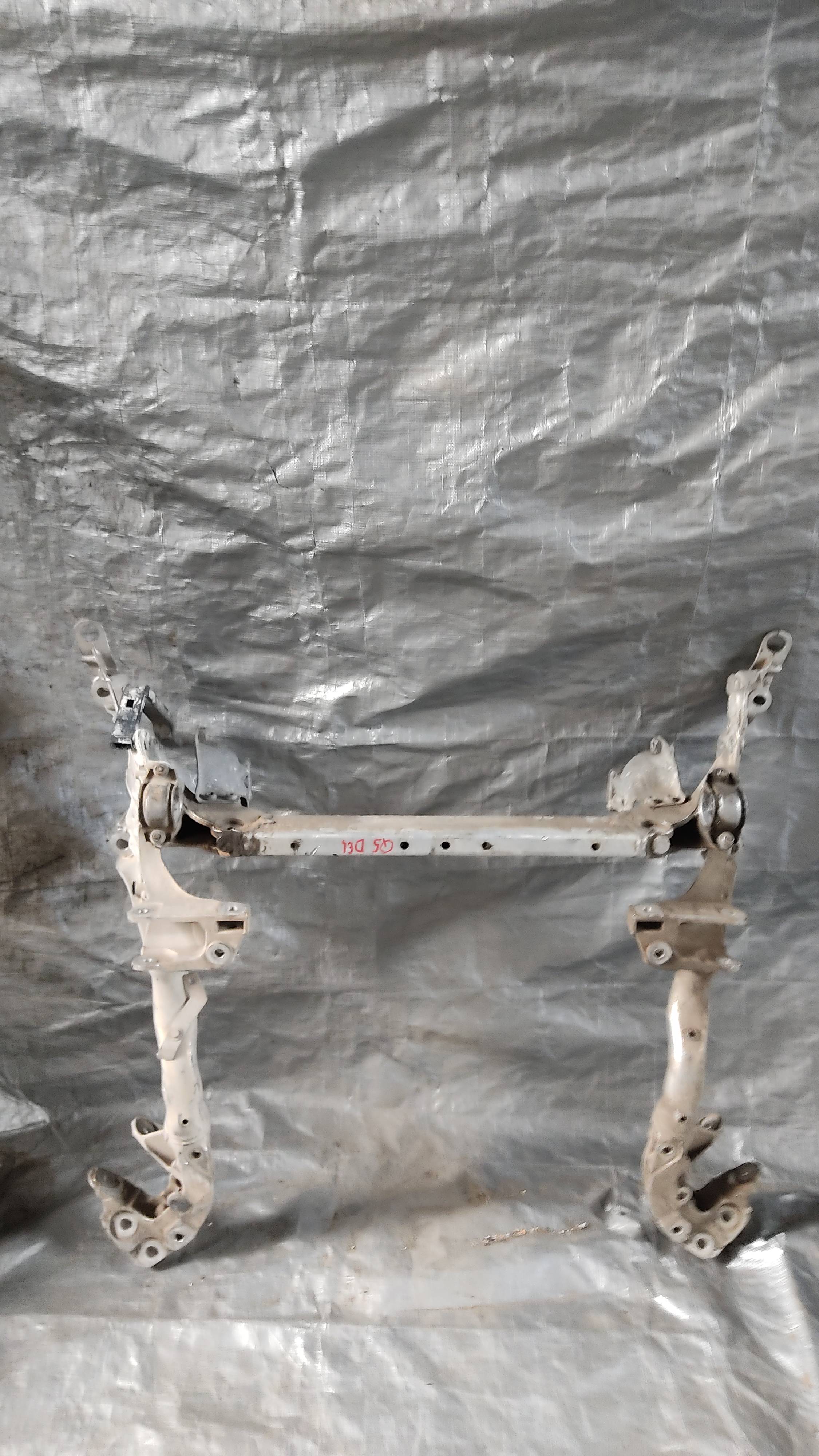 Audi Q5 2012 - 2016 Puentes de Suspensión Delantera Usado Original