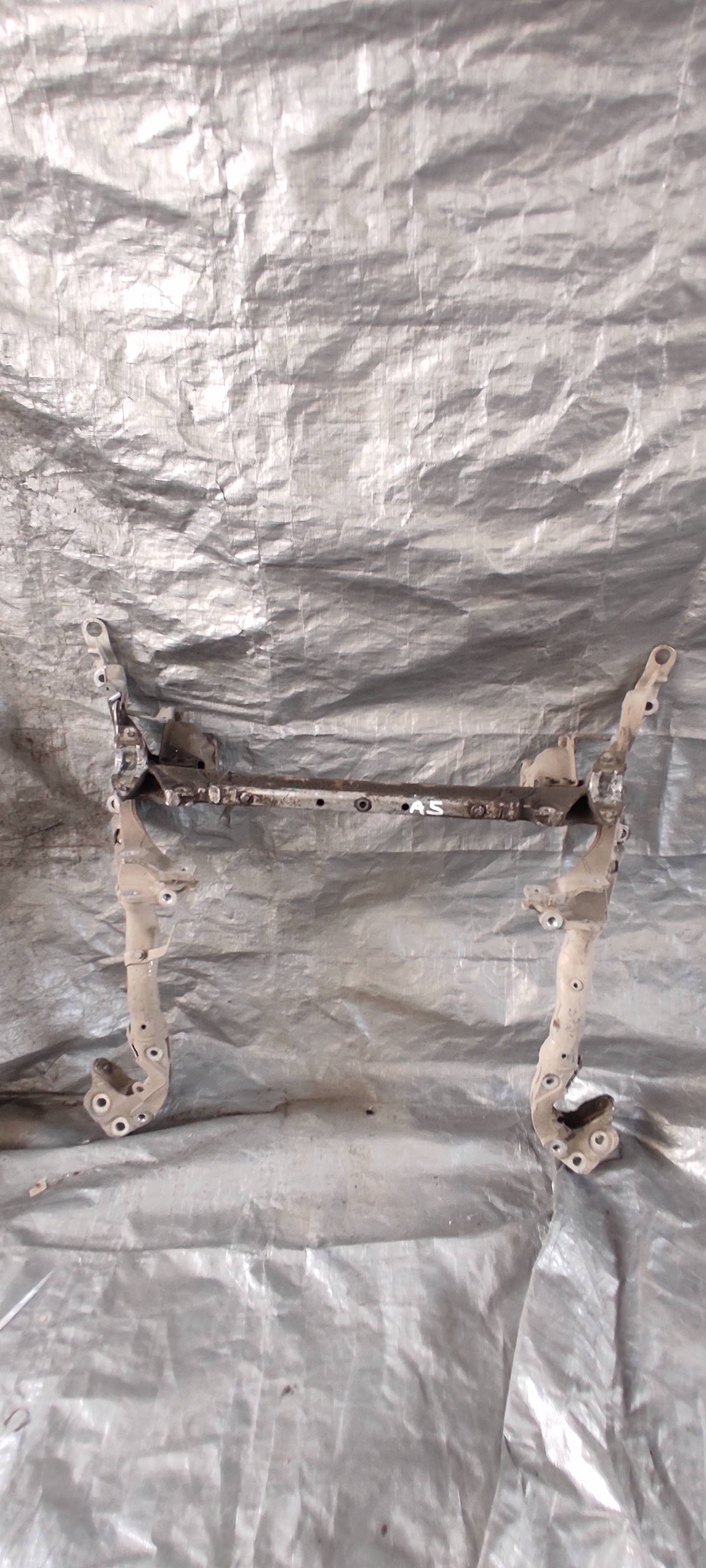 Audi A5 2013 - 2016 Puentes de Suspensión Delantera Usado Original