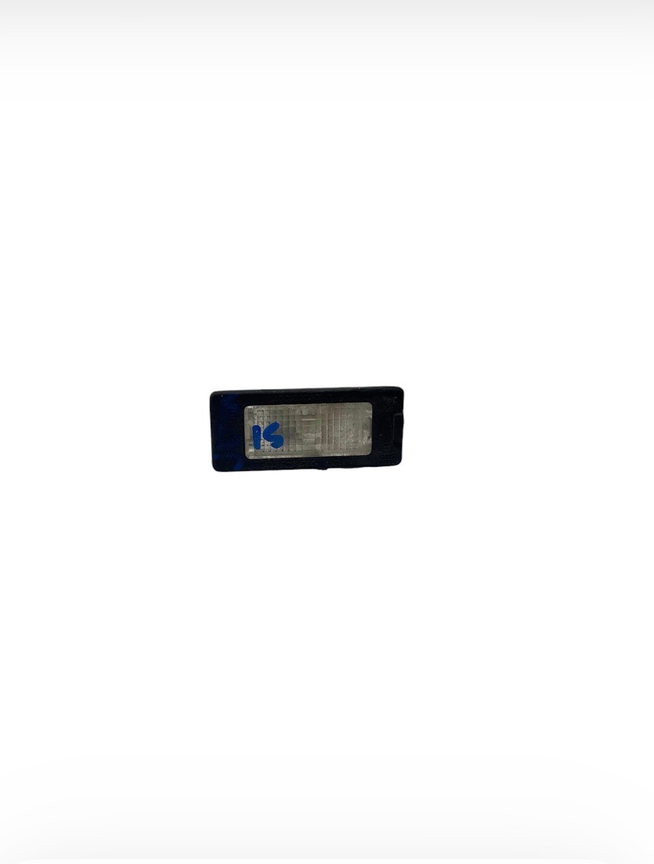 Volkswagen Jetta 2011 - 2015 Luces de Placas Trasera Usado Original