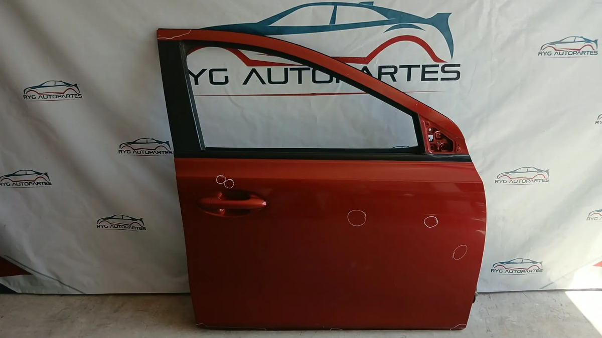 Puerta Delantera Derecha Chevrolet Aveo 24-26 Detalles. Delantera Derecho Rojo