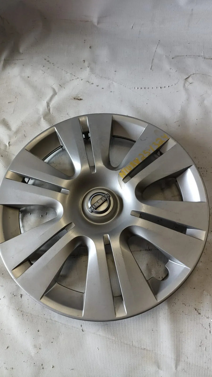 Tapa De Rin R15 Nissan Urvan2025-2026 Gris