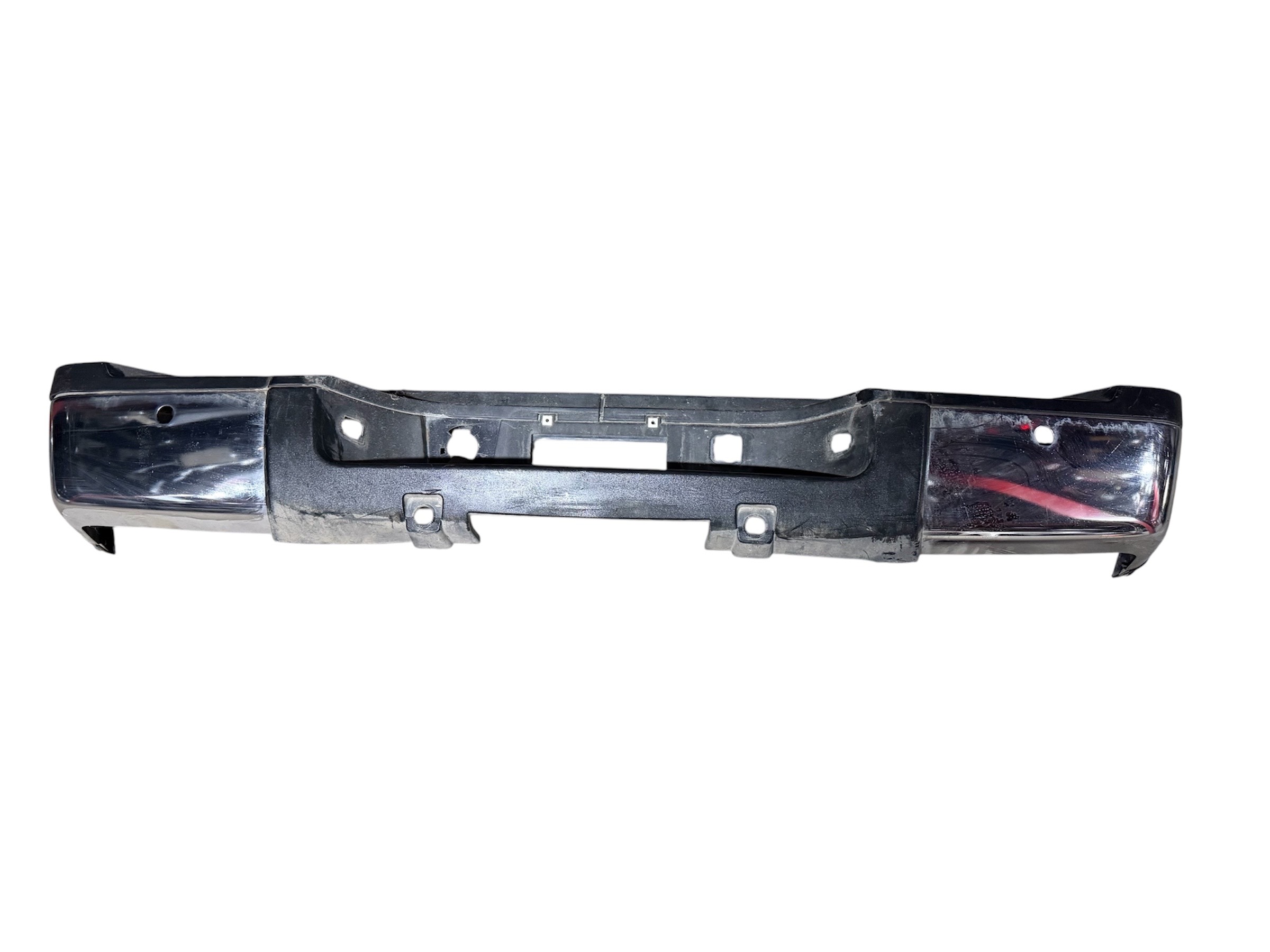 Chevrolet Cheyenne 2007 - 2013 Defensas Trasera Usado Original
