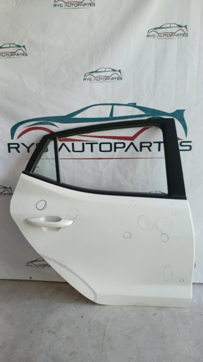 Puerta Trasera Derecha  Hyundai Grand I10 21-26 Sedan Trasera Derecho Blanco