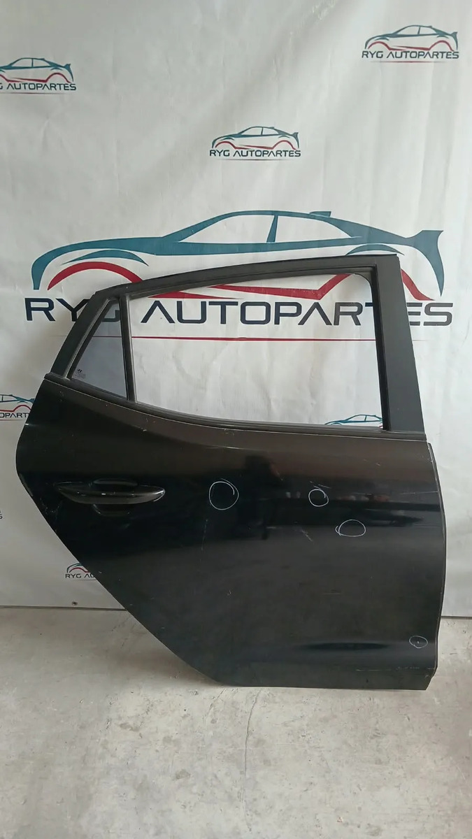 Puerta Trasera Derecha Hyundai Grand I10 21-26 Sedan Trasera Derecho Negro