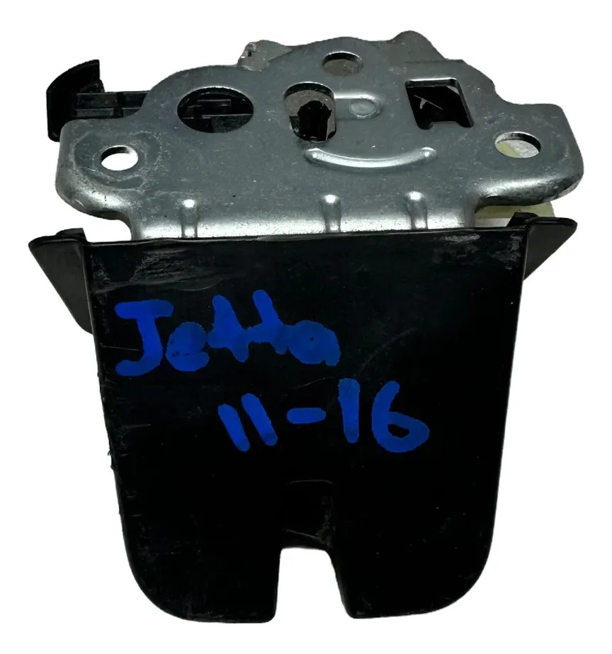 Volkswagen Jetta 2011 - 2016 Chapa Trasera Usado Original