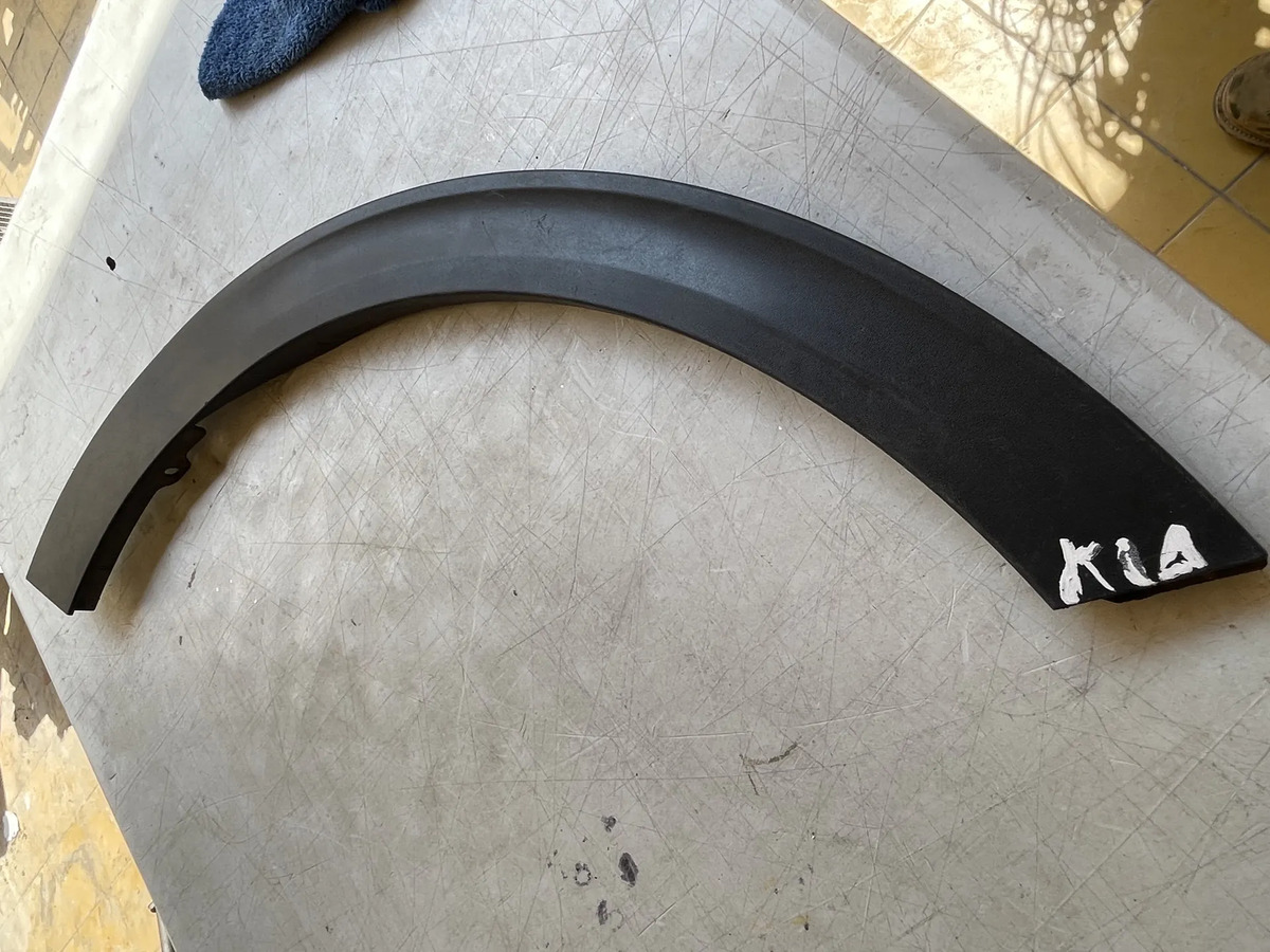 Moldura Cantonera Delant Rh Sportage 16 17 18 19 20 21 22 23 Negro