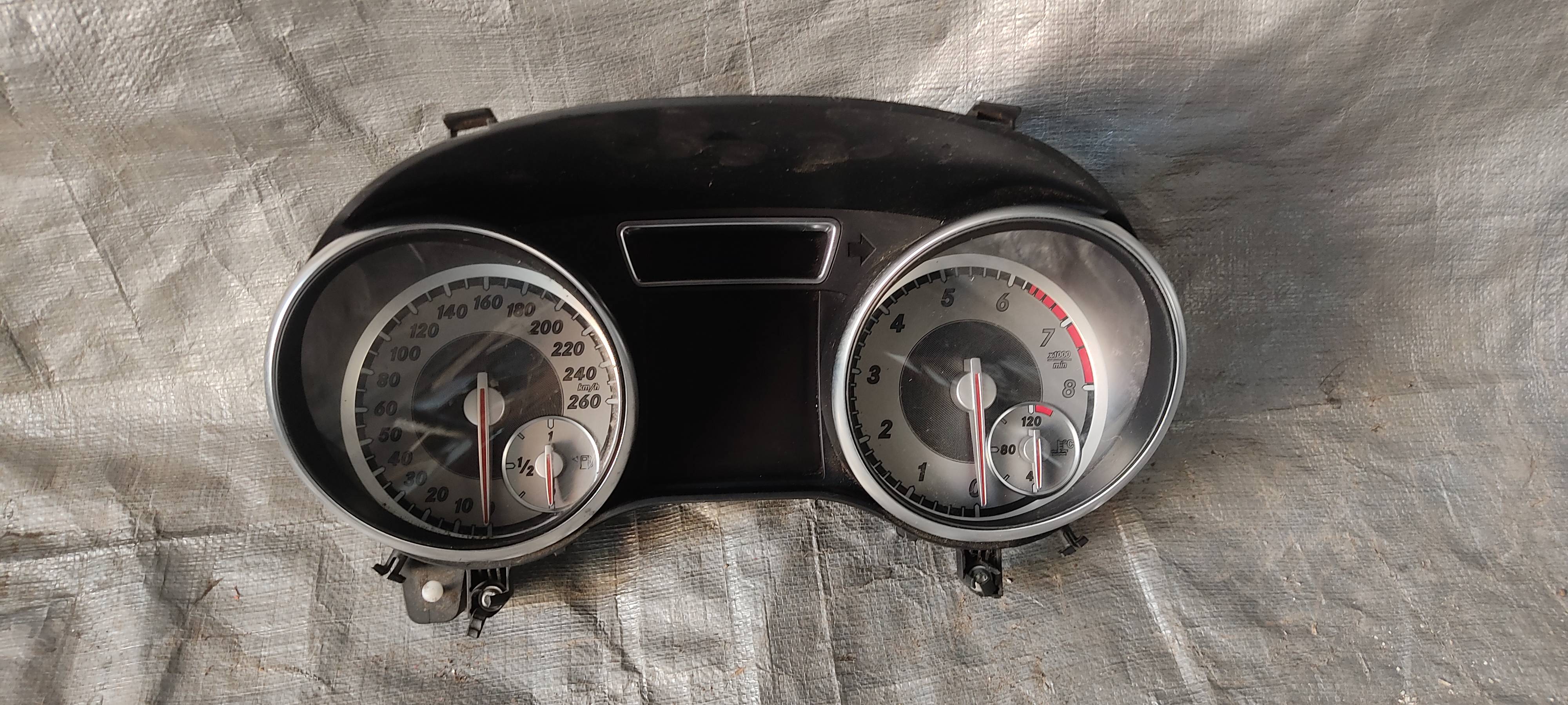 Mercedes-benz Clase a 2013 - 2018 Velocimetro Delantera Usado Original