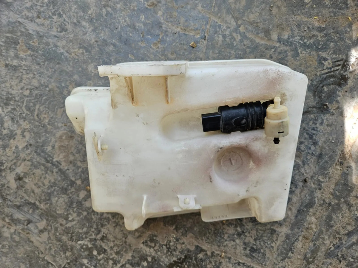 Volkswagen Bora 2005-2010 Deposito Limpia Parabrisas Beige
