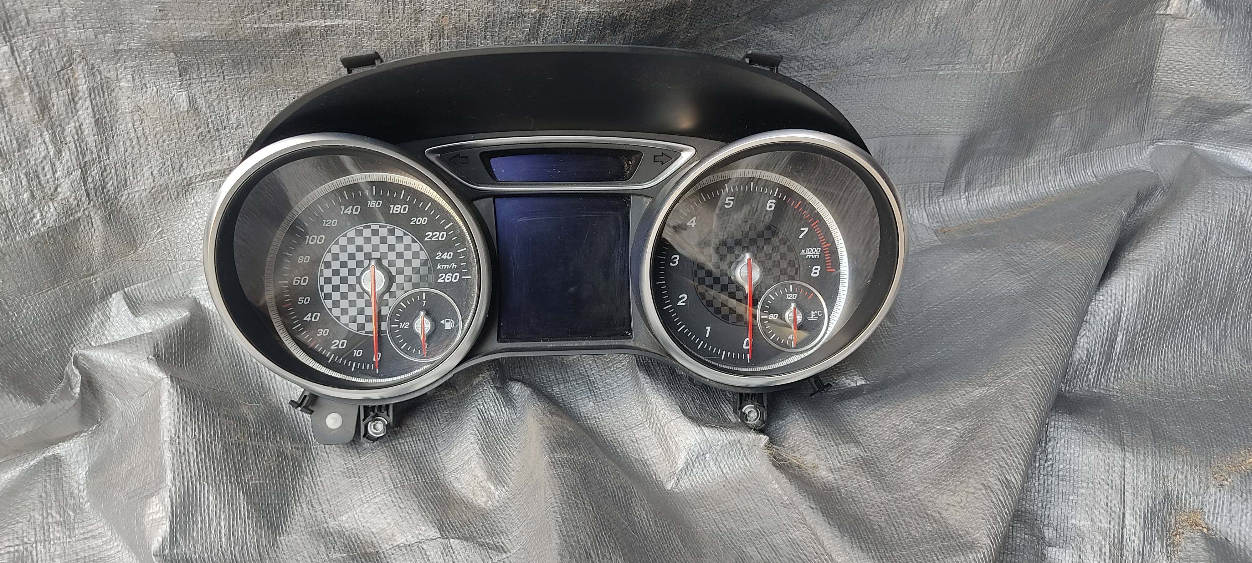 Mercedes-benz Clase a 2013 - 2017 Velocimetro Delantera Usado Original