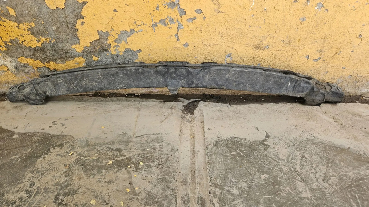 Toyota Corolla 20-24 Relleno Guia Fascia Delantera Inferior