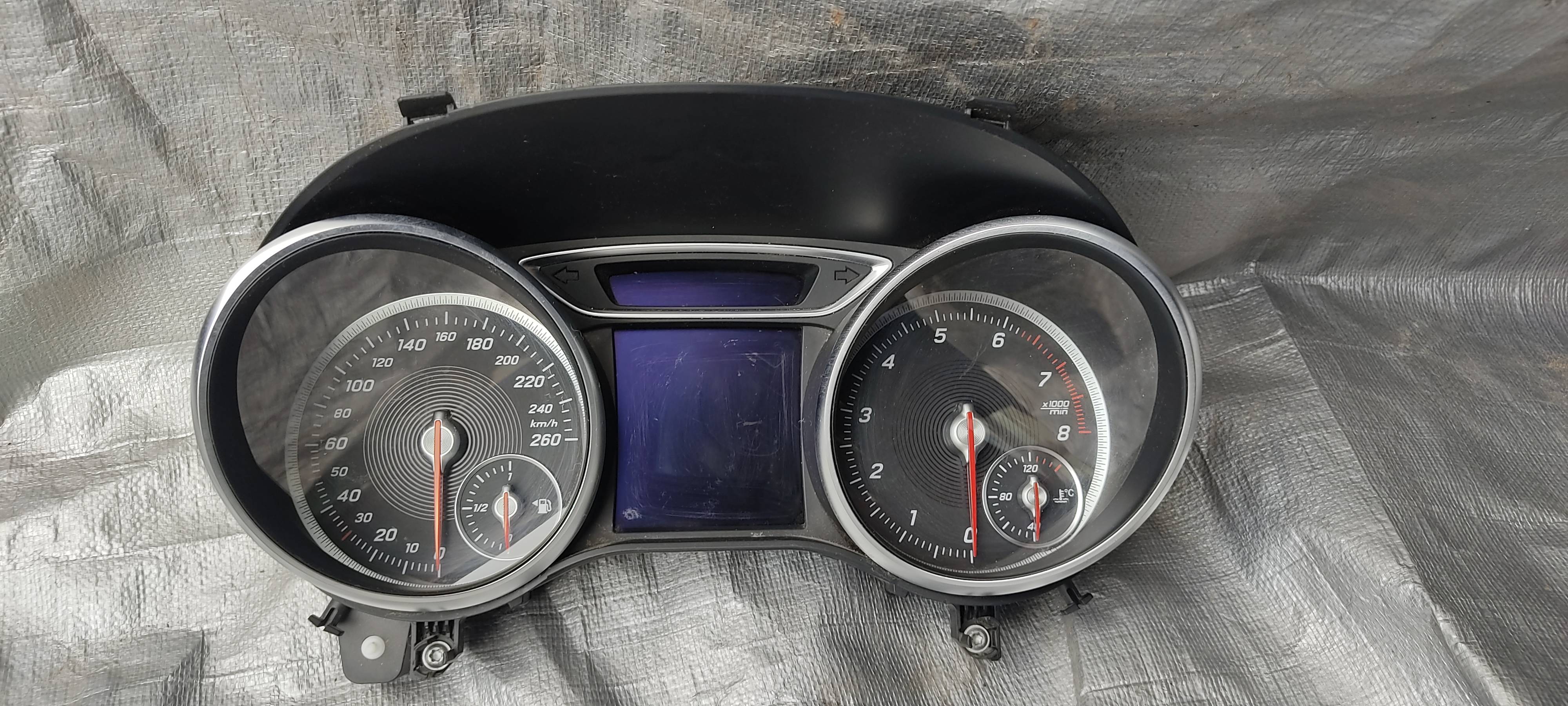 Mercedes-benz Cla 2013 - 2019 Velocimetro Delantera Usado Original