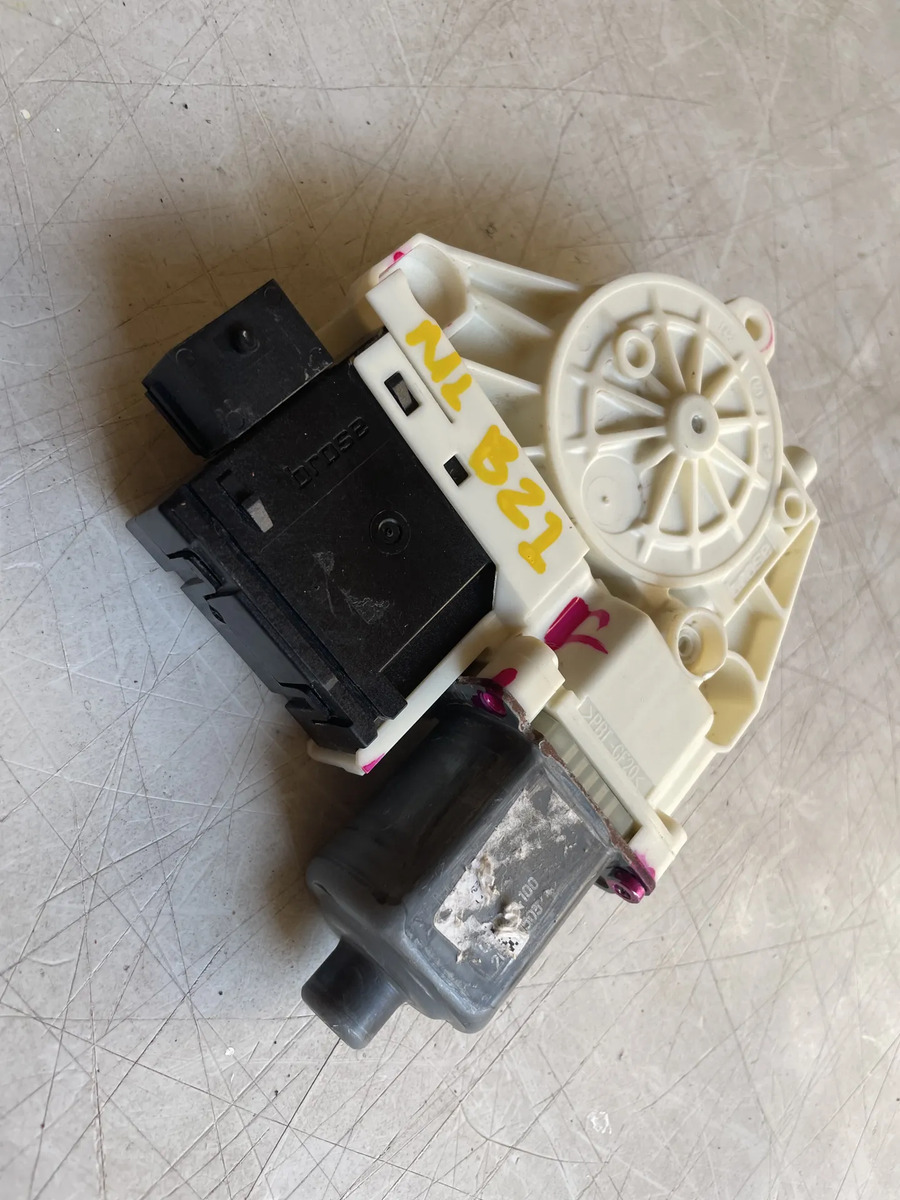Motor Elevador Del Rh Jeep Renegade  15 16 17 18 19 20 21 23