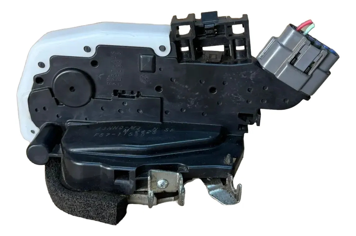 Chapa Puerta Copiloto Nissan Versa 2012 A 2018