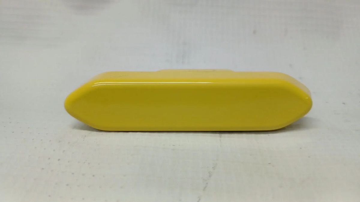 Bisel Moldura De Parrilla Mazda 2 Hatchback 24-26 I Sport Amarillo