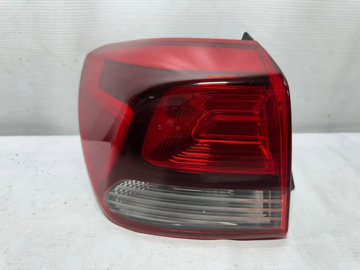 Calavera Ext Izq Kia Rio 2018 2019 2020 Usada Original Hb Izquierdo/conductor Rojo
