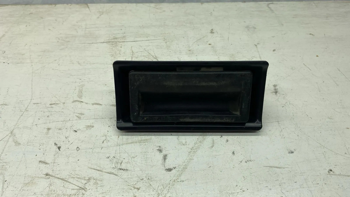 Volkswagen Jetta 2011 - 2018 Moldura Trasera Usado Original