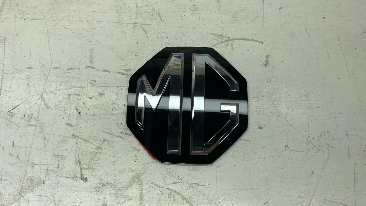 Mg one 2021 - 2025 Emblema Delantera Usado Original